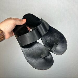 TKEES | Size Woman’s 7 Leather Black Sandals‎ Sleek Versatile Comfort